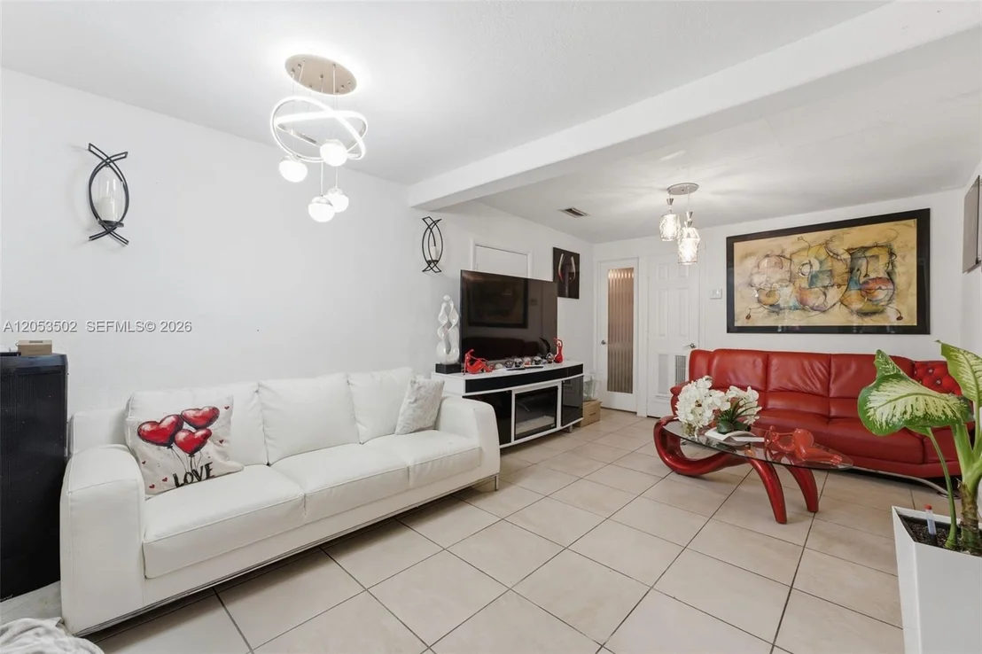 Photo of 419 SE 3rd St