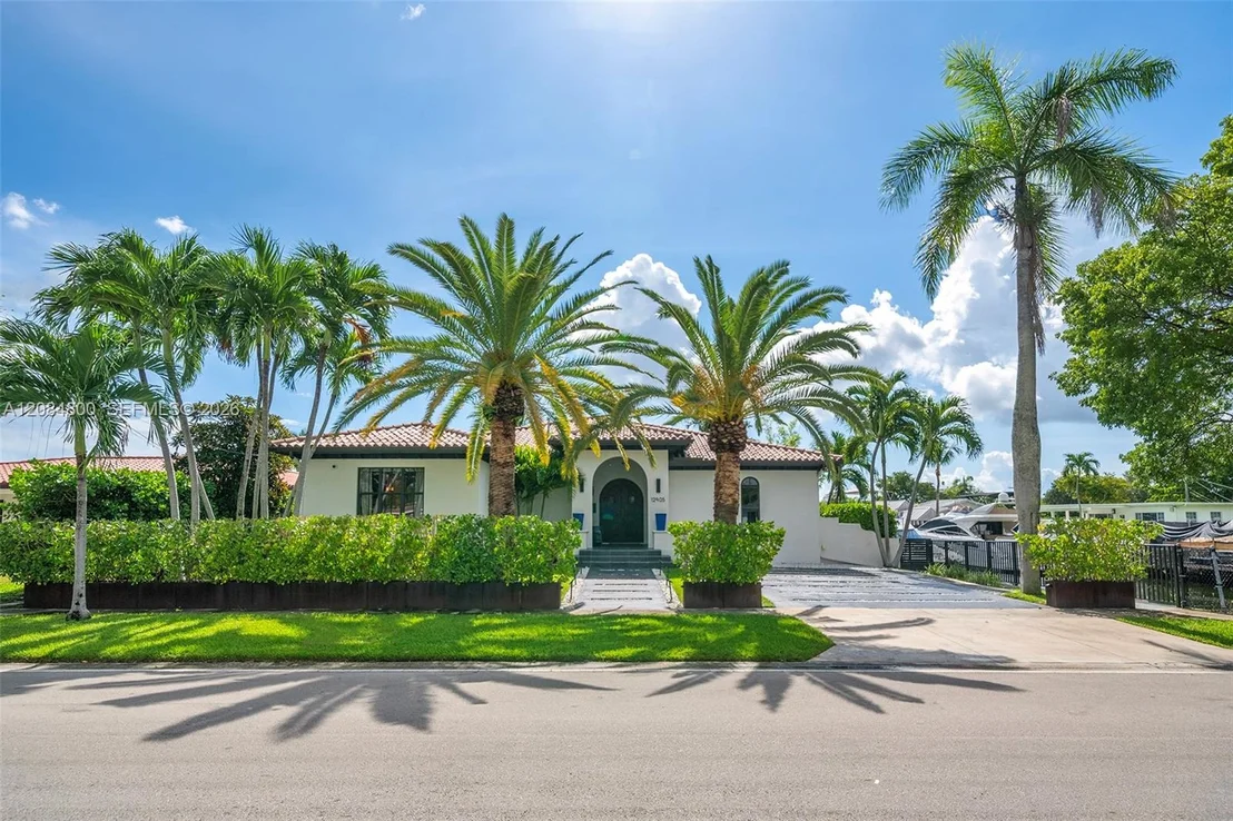 Photo of 12905 Ixora Rd