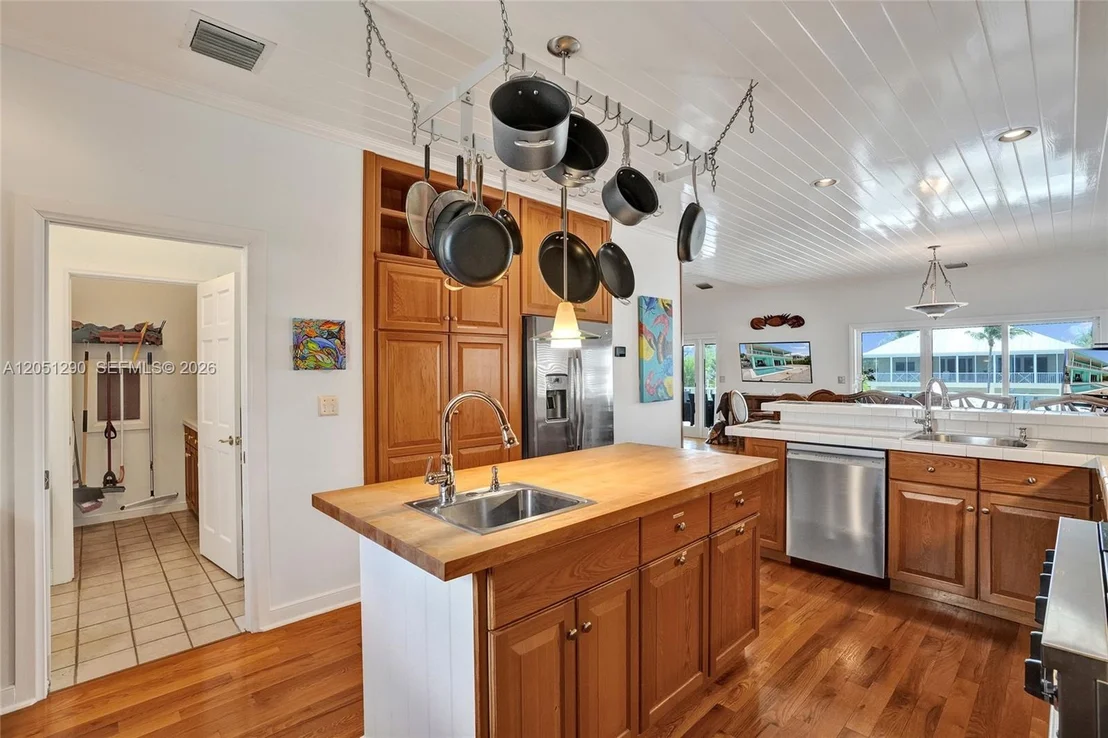 Photo of 107 Valencia Dr