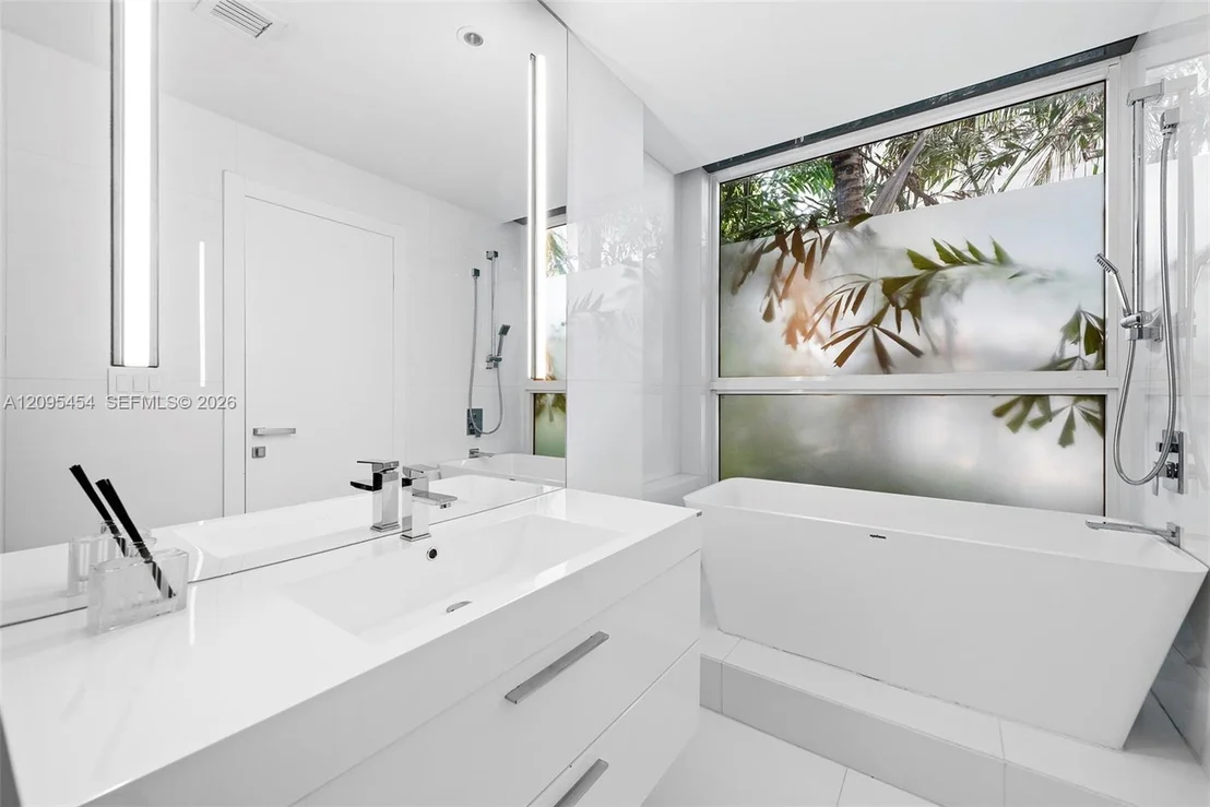 Photo of 480 Ocean Blvd
