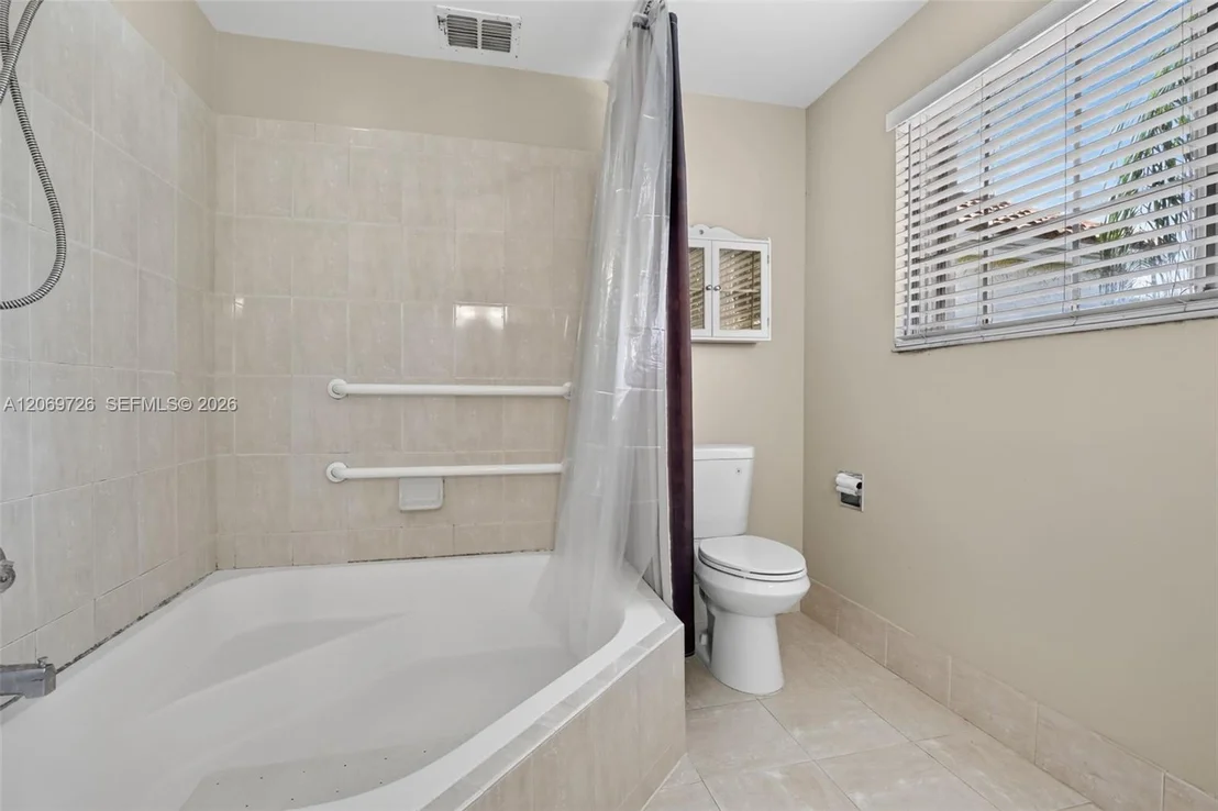 Photo of 2638 Oak Park Cir