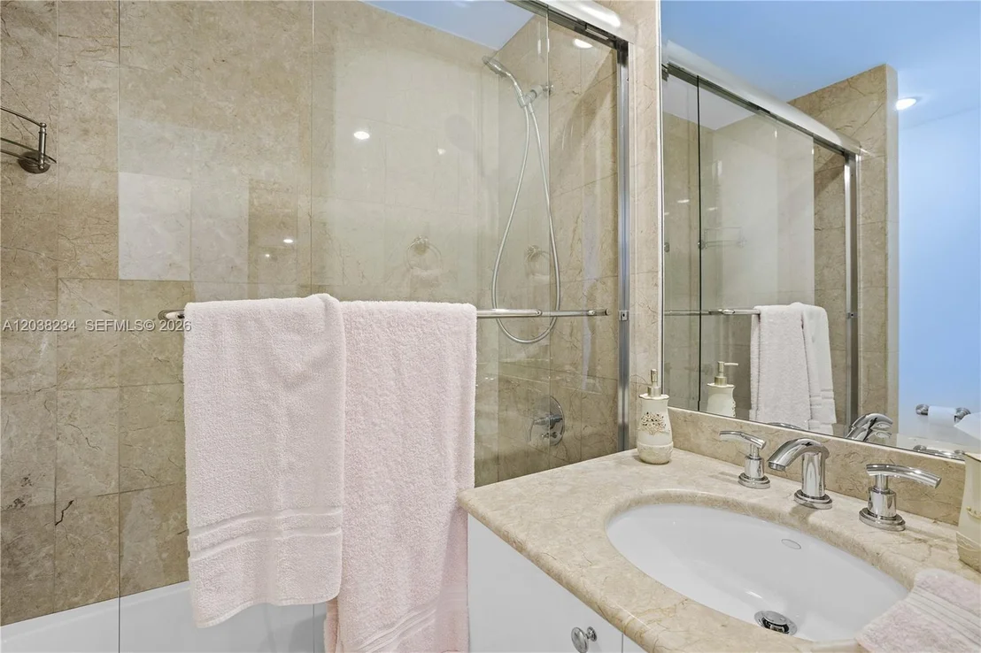 Photo of Unit 2408 at 901 Brickell Key Blvd