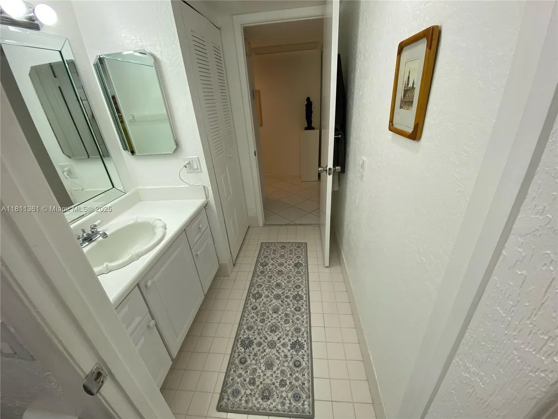 Photo of Unit G3 at 1902 Bermuda Cir