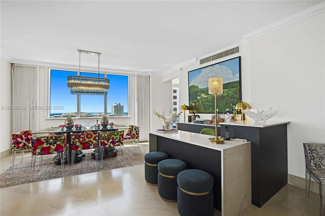 Photo of Unit 2408 at 901 Brickell Key Blvd