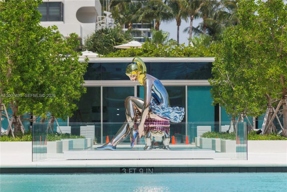Photo of Unit 404 at 10201 Collins Ave