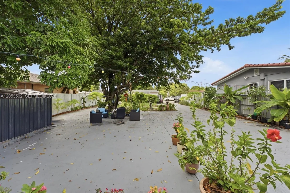 Photo of 419 SE 3rd St