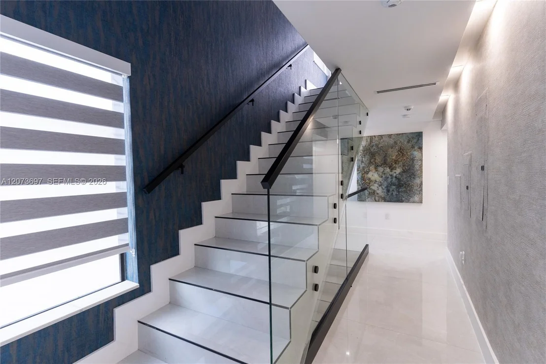 Photo of 5601 N Ocean Dr
