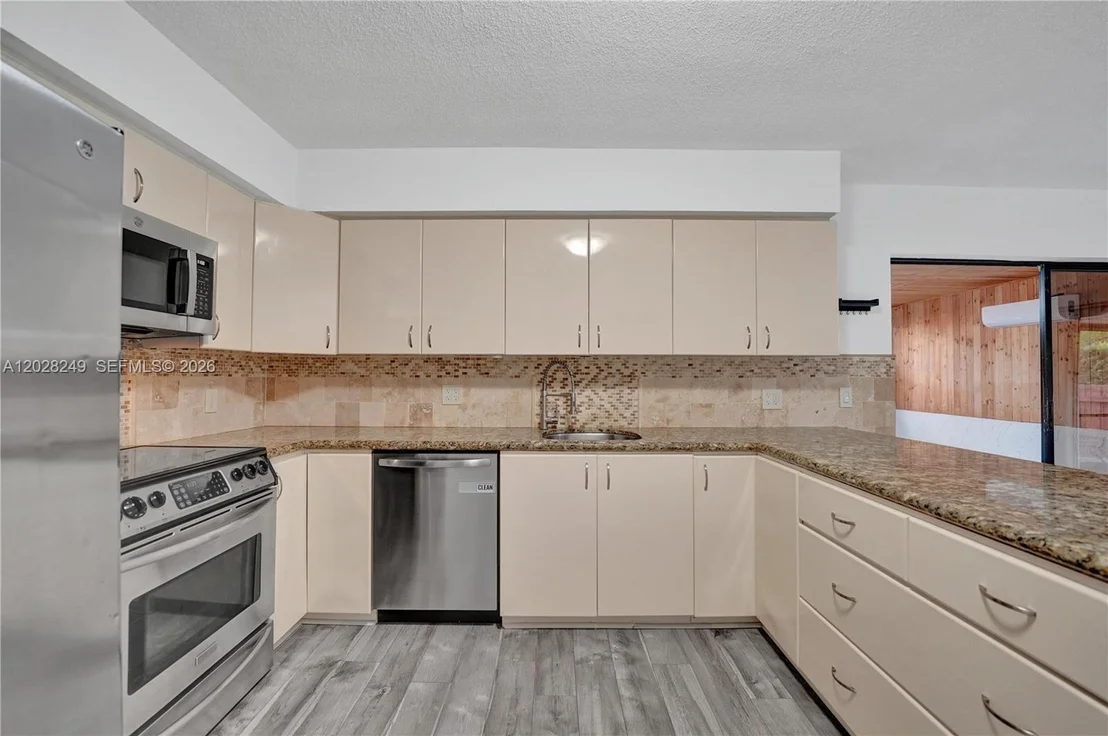Photo of 417 SE 4th St