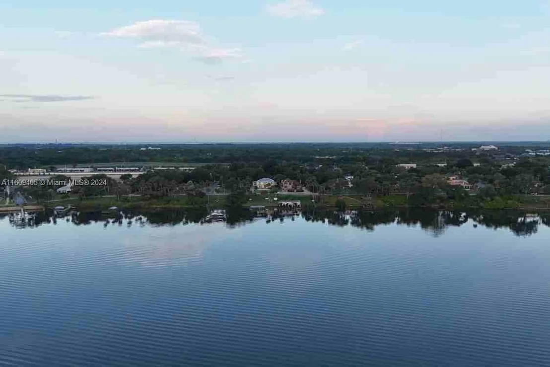 Photo of 1613 N Indian River Drive