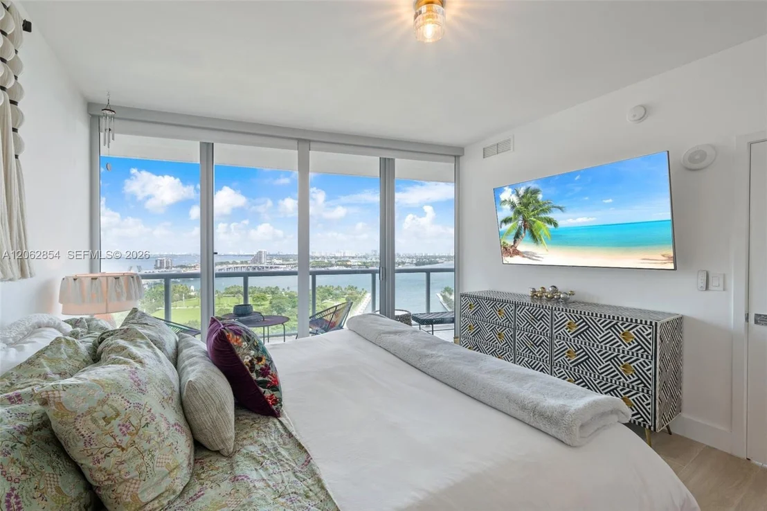 Photo of Unit 2009 at 888 Biscayne Blvd