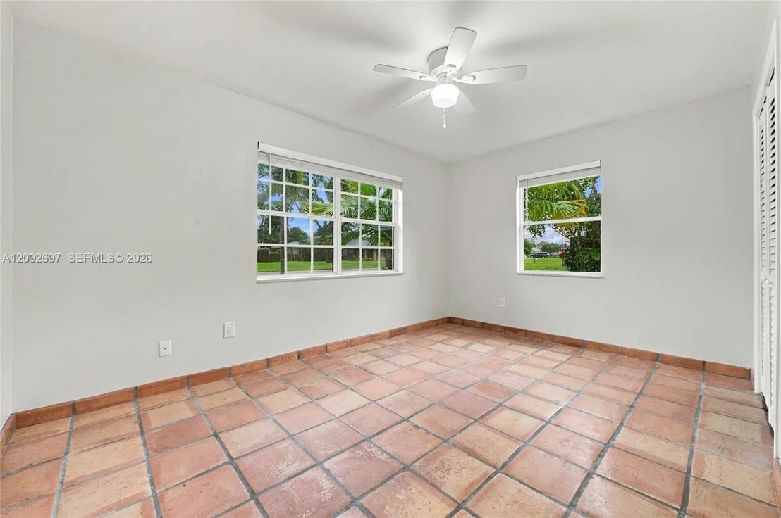 Photo of 49 W Mango Rd