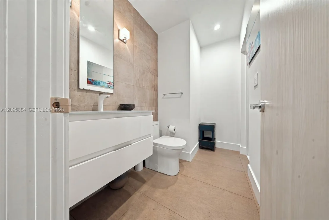 Photo of 3680 Battersea Rd