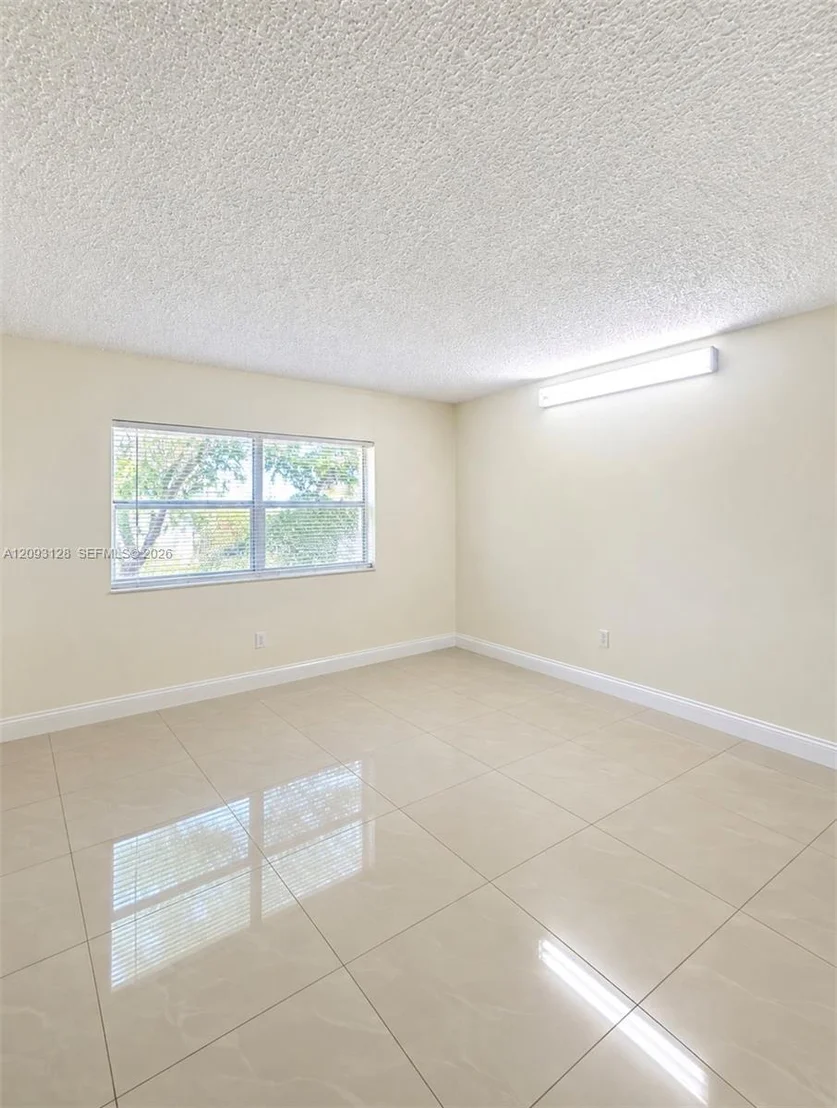 Photo of Unit D310 at 9357 Fontainebleau Blvd