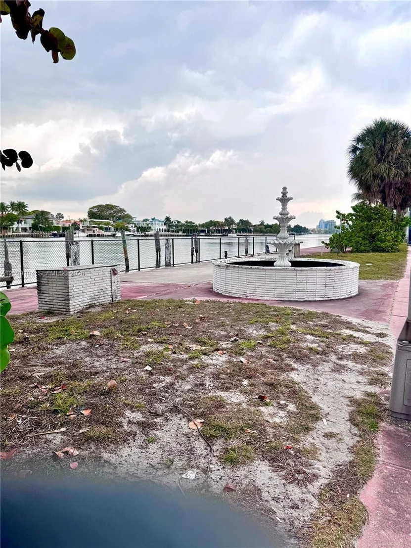 Photo of 5255 Collins Ave Boat Slip E
