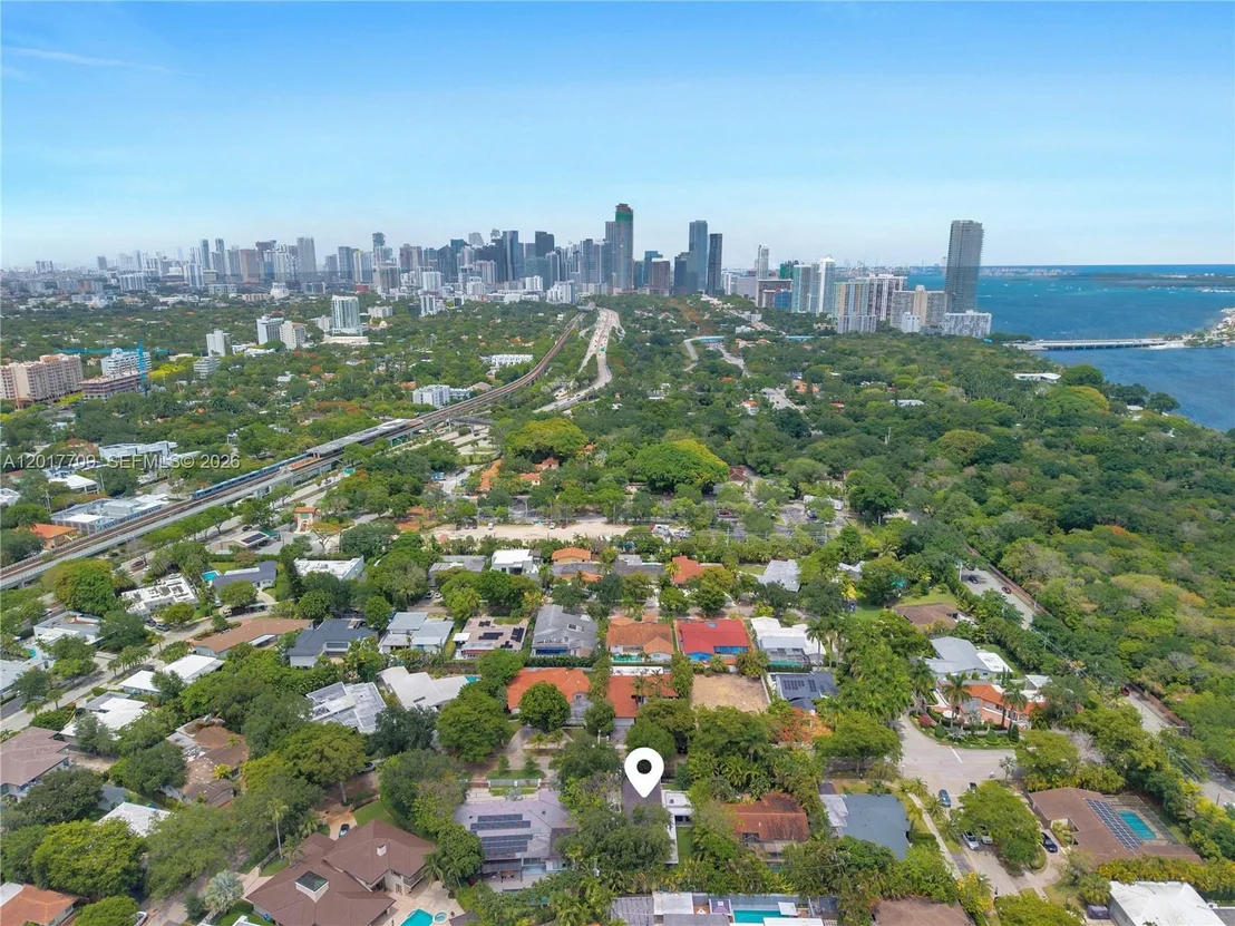 Photo of 10 Samana Dr
