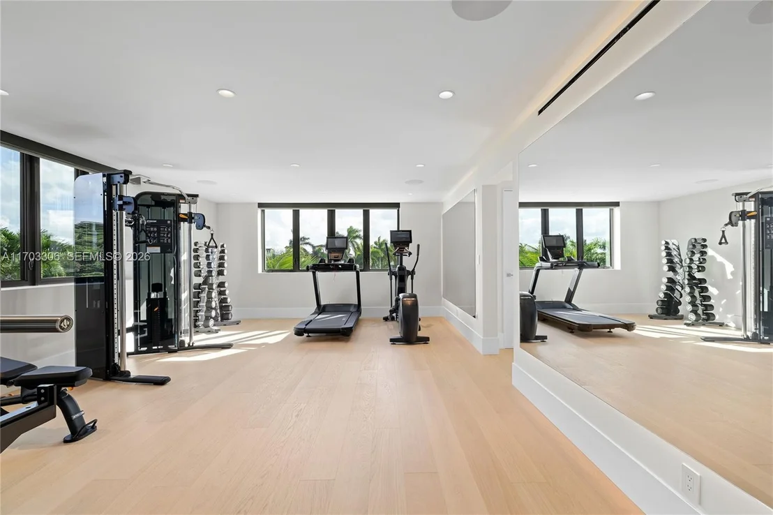 Photo of 1006 Links Drive