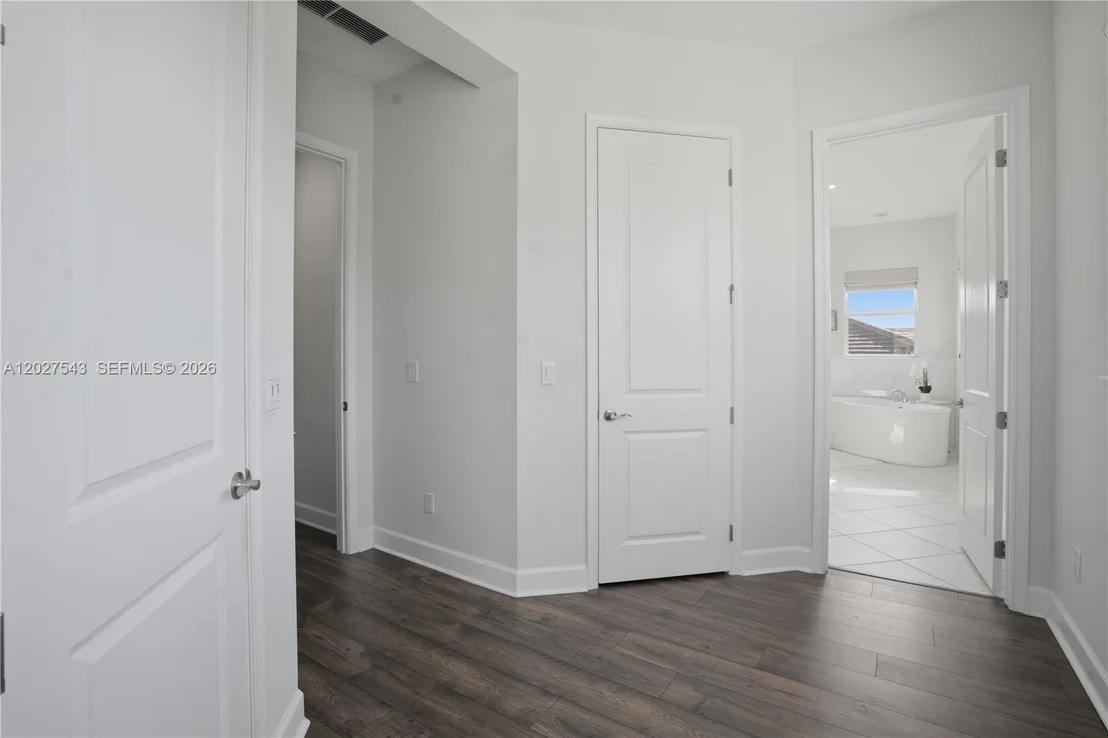Photo of 15943 Whippoorwill CIR