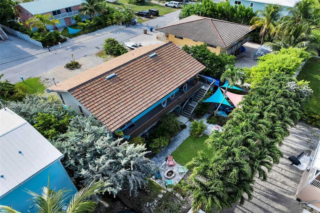 Photo of 422 Calle Limon