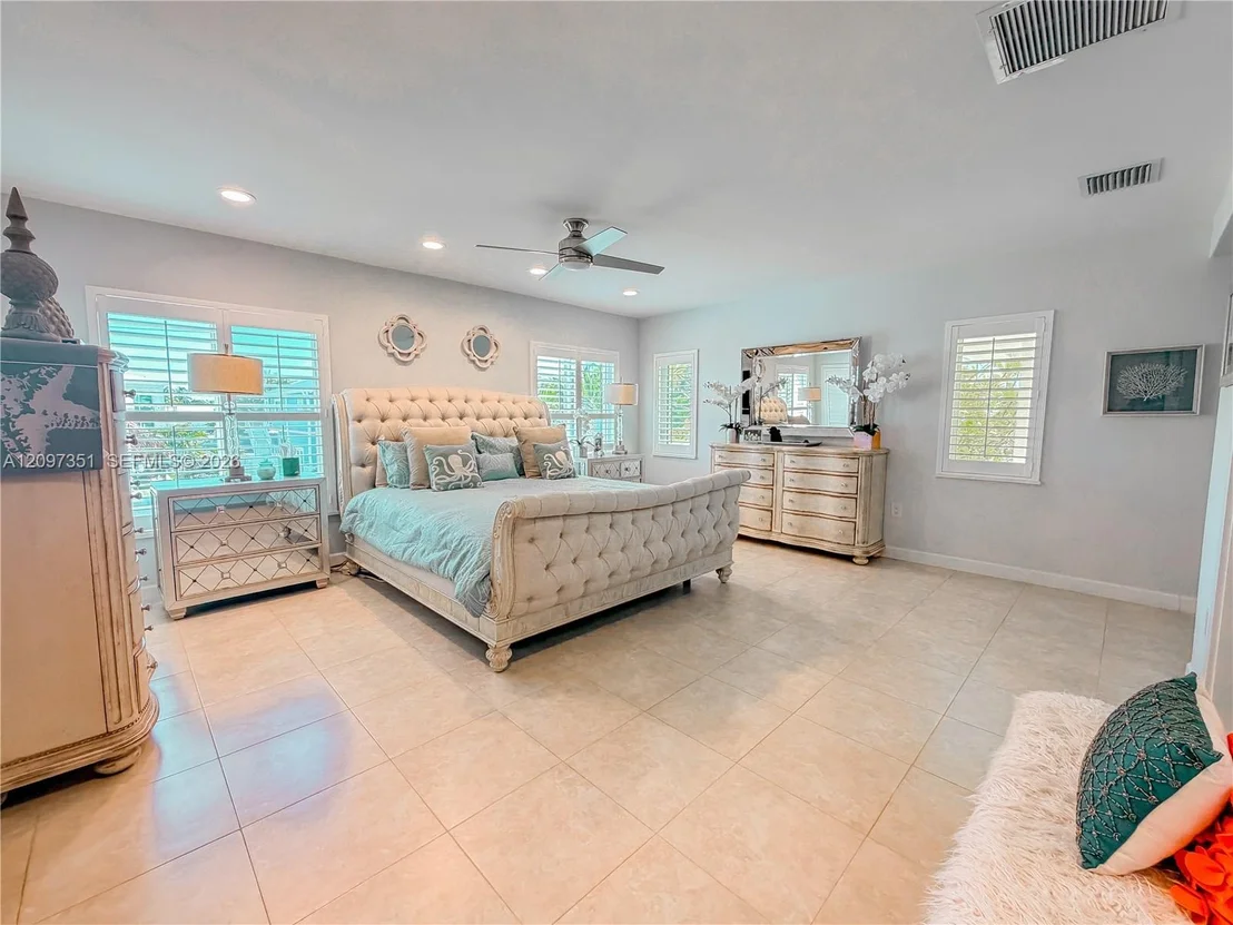 Photo of 149 Harbor Dr