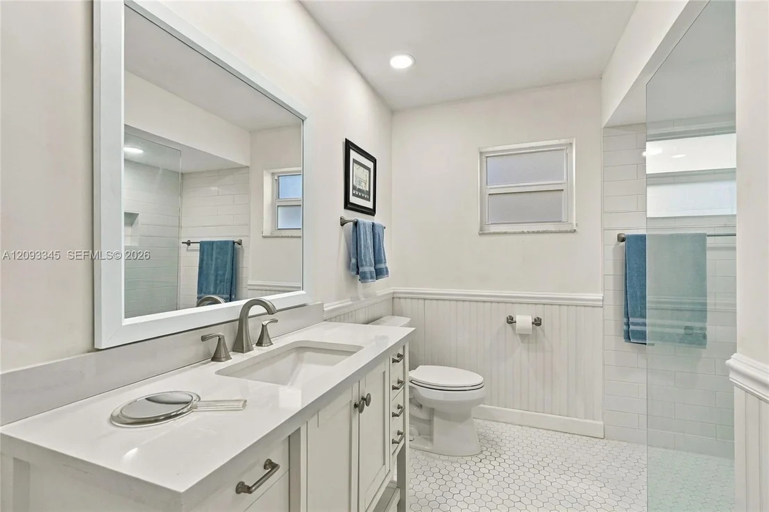 Photo of 444 Glenbrook Dr