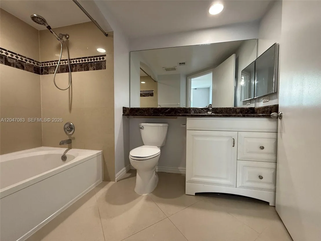 Photo of Unit 521 at 9201 Collins Ave