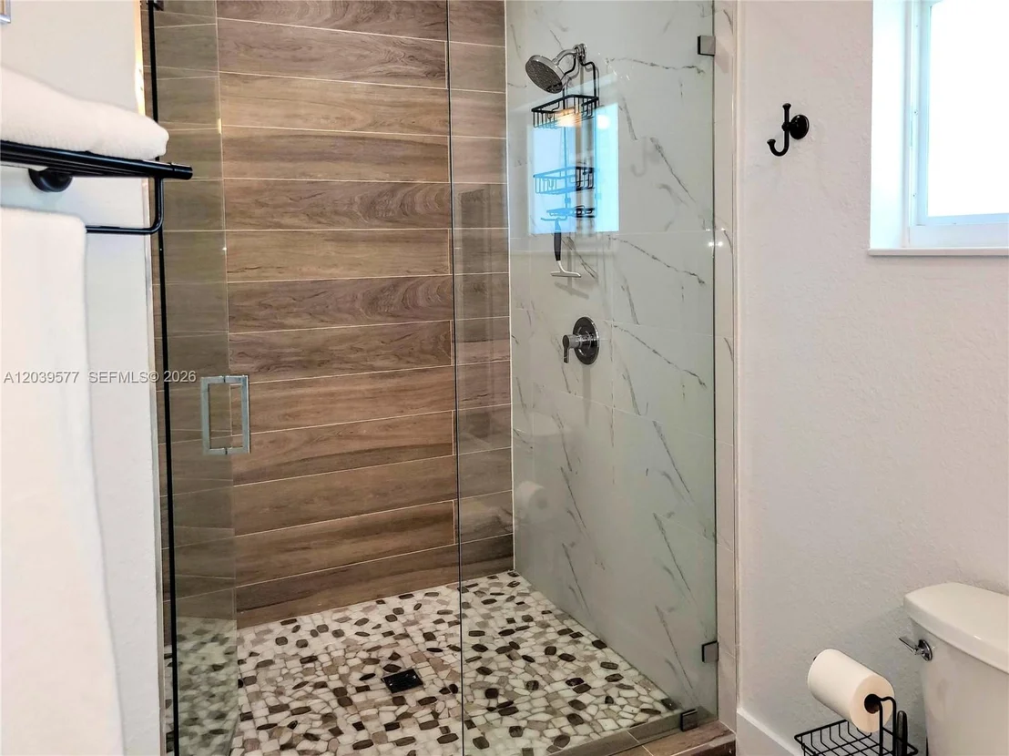 Photo of 554 Gordon Cir