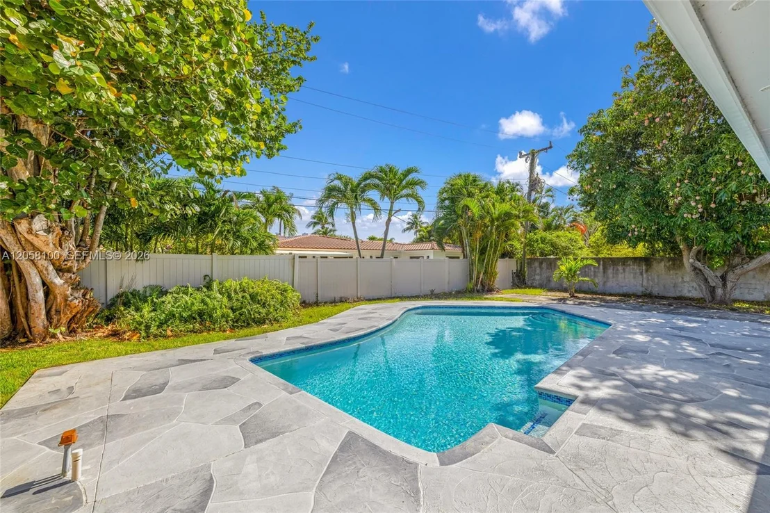 Photo of 3405 Robbins Rd