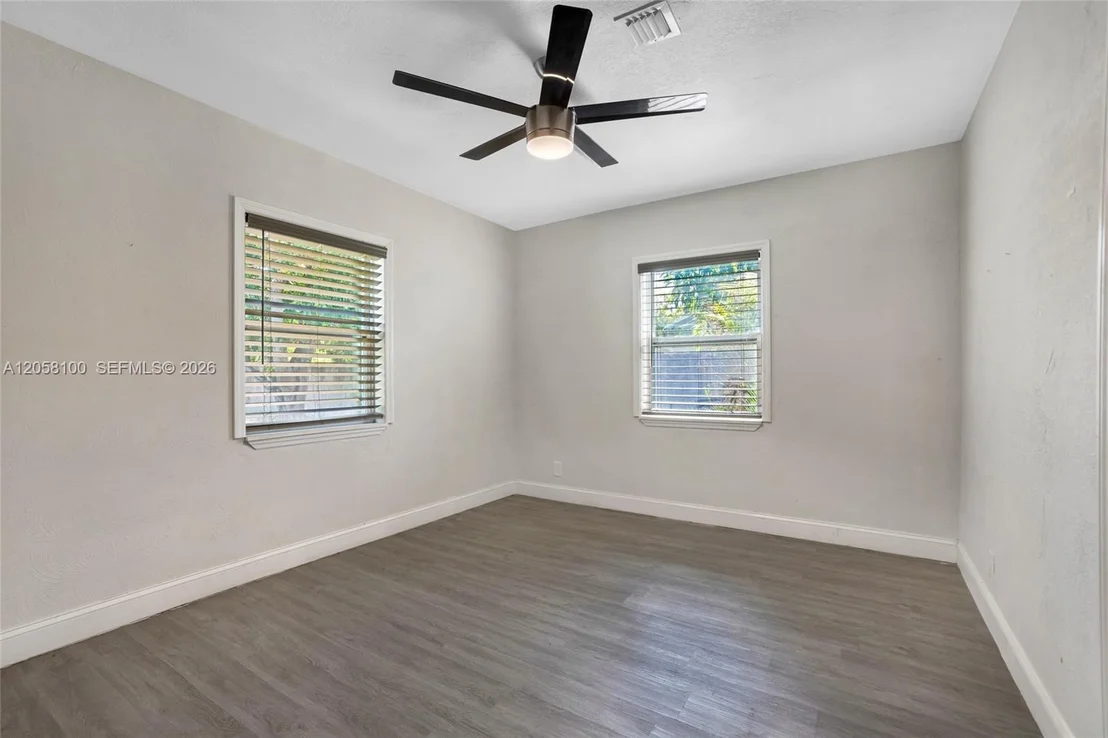 Photo of 3405 Robbins Rd