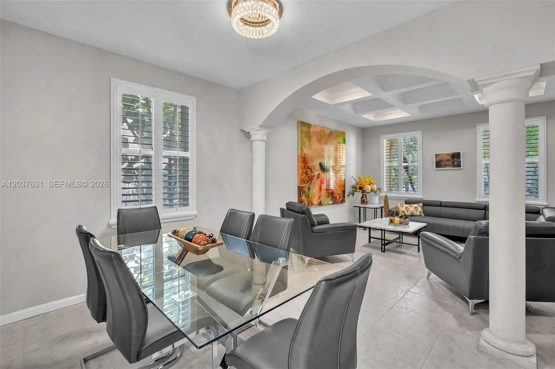 Photo of 4110 Laurel Ridge Cir