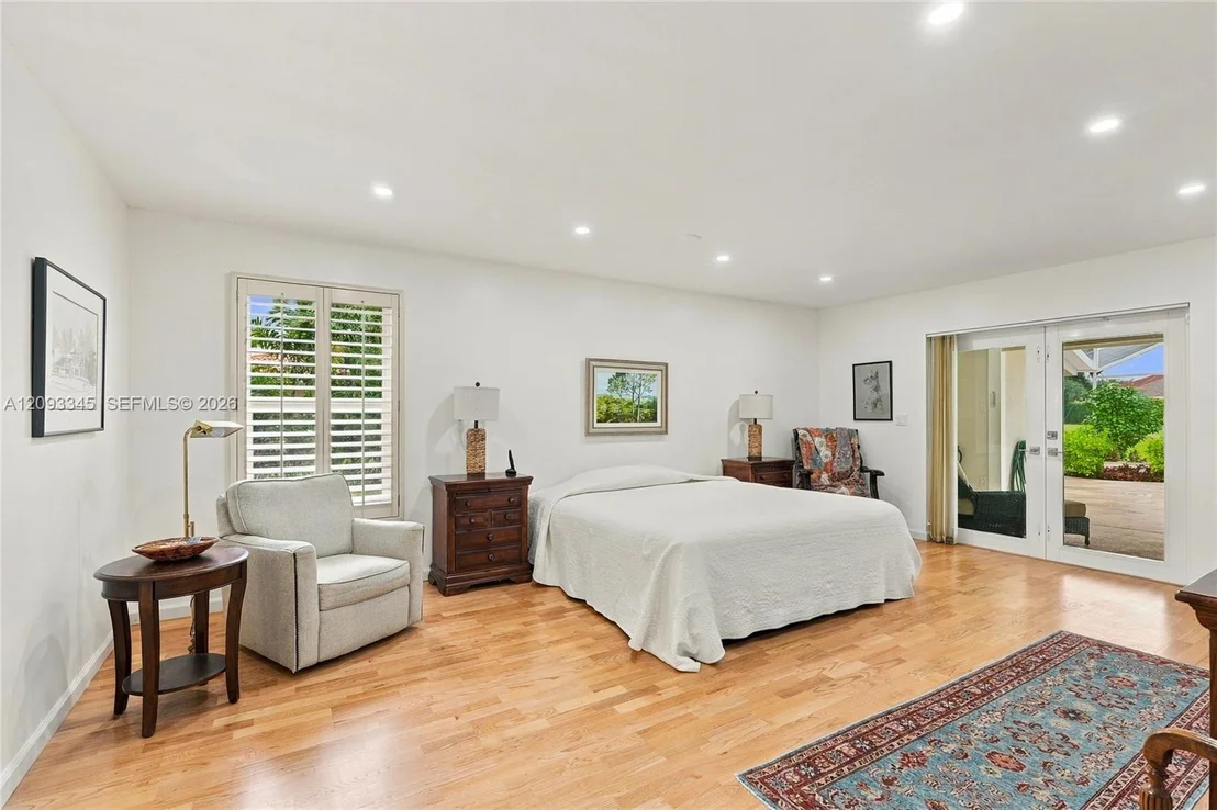 Photo of 444 Glenbrook Dr
