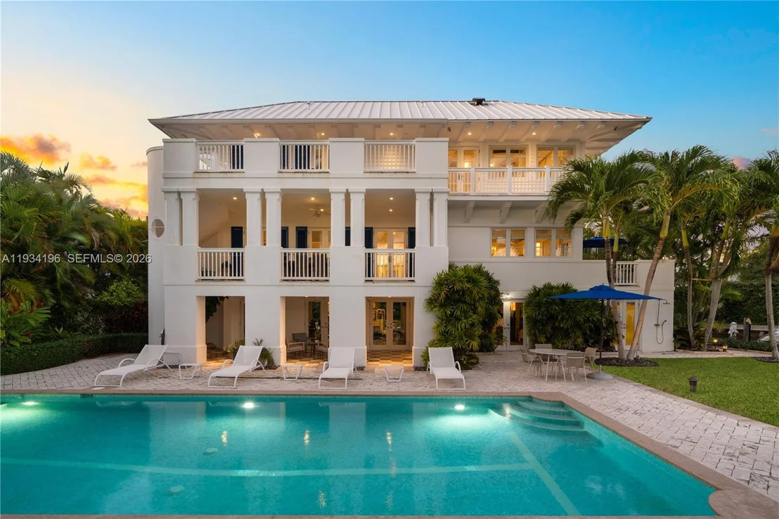 Photo of 100 Cape Florida Dr