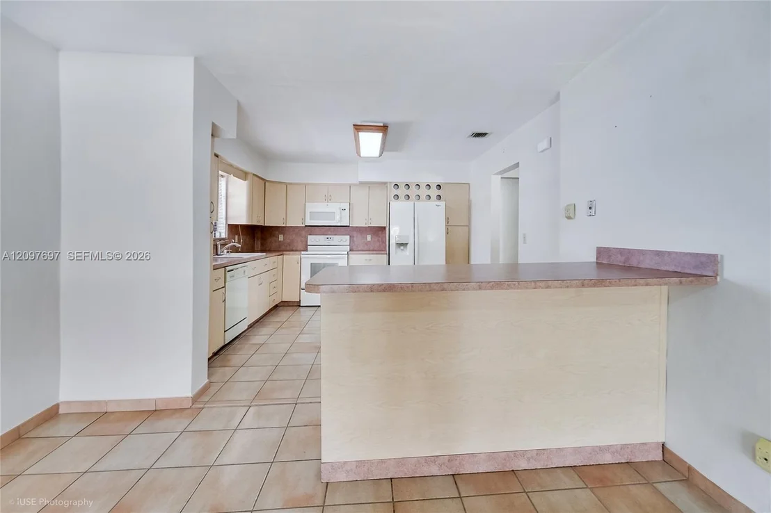 Photo of 1321 W 2nd Ave