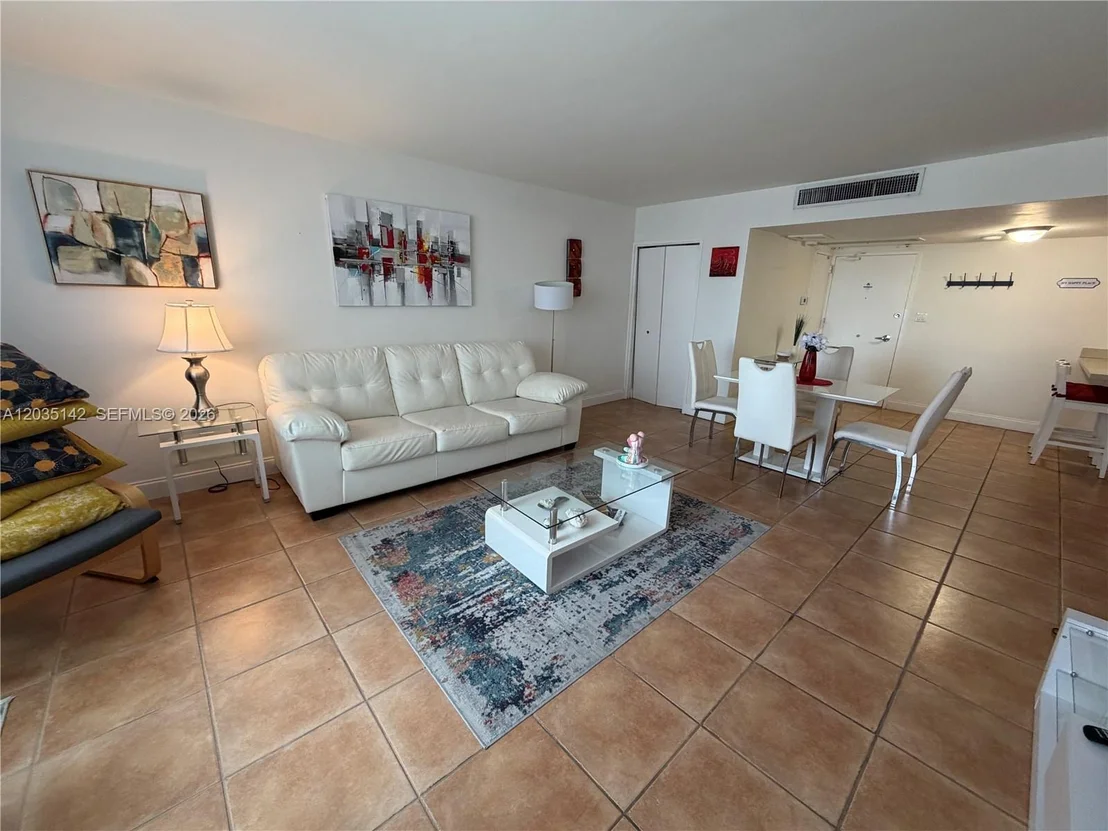 Photo of Unit 310 at 5161 Collins Ave