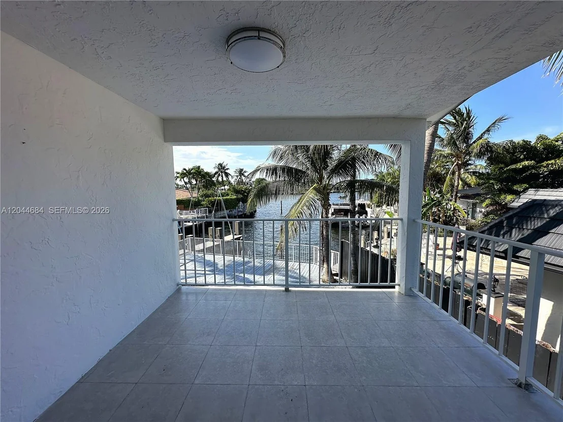 Photo of 2445 SE 8th St
