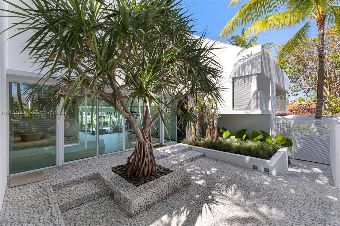 Photo of 161 Cape Florida Drive