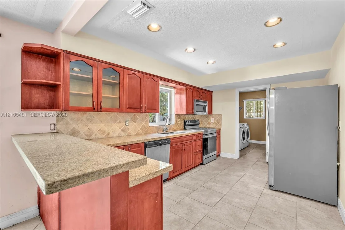 Photo of 4071 NW 3rd Ter