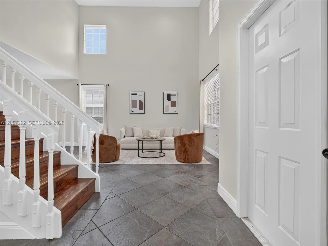 Photo of 1012 Cedar Falls Dr