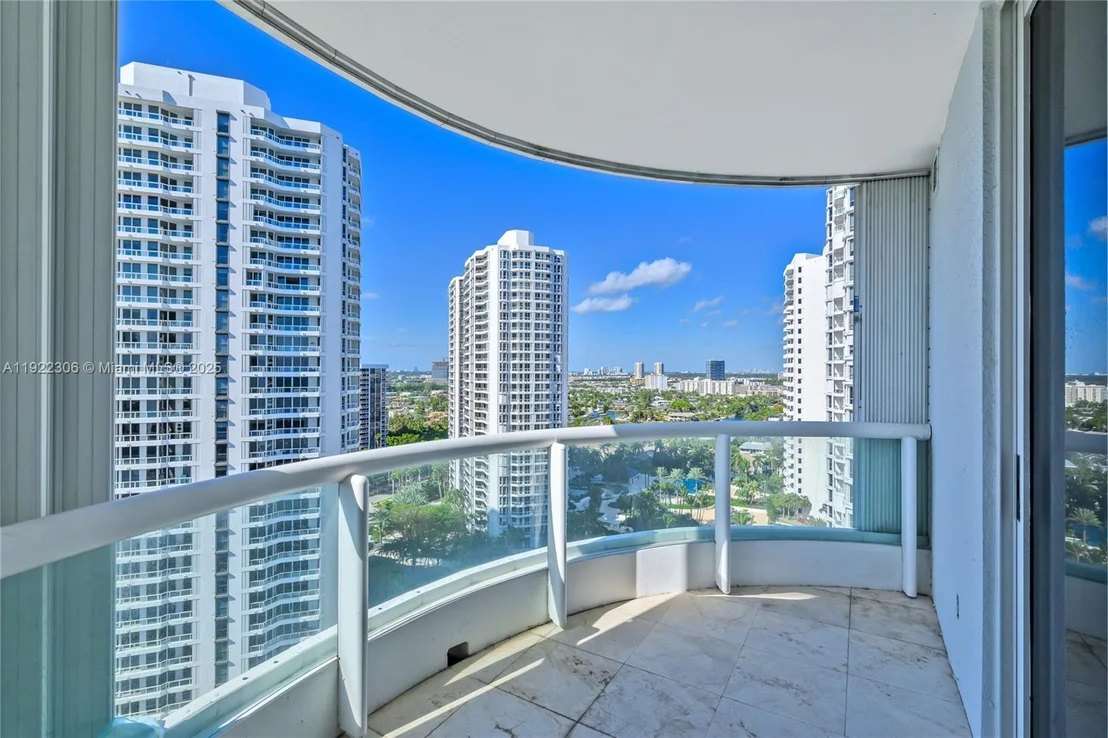 Photo of Unit 2001 at 21050 Point Pl