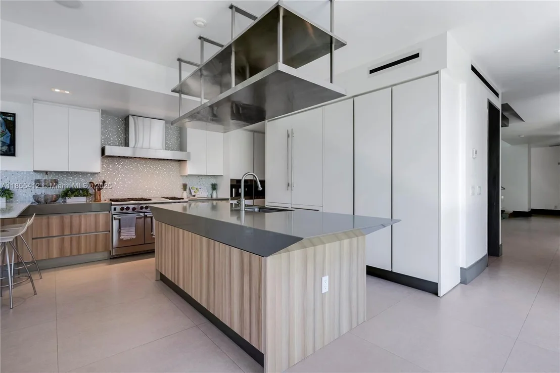 Photo of 545 SABAL PALM