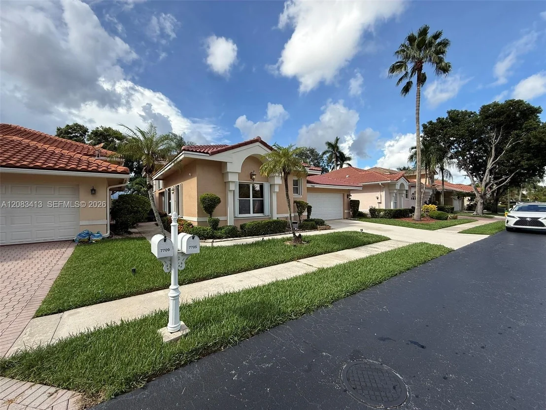 Photo of 7705 Highlands Cir