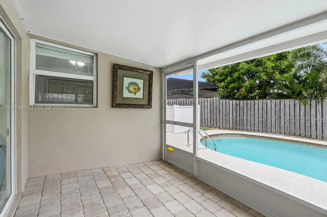Photo of 70 SW Hideaway Pl