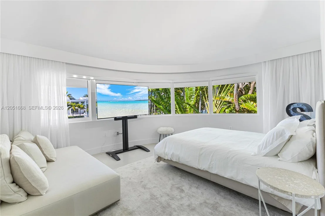 Photo of 161 Cape Florida Drive