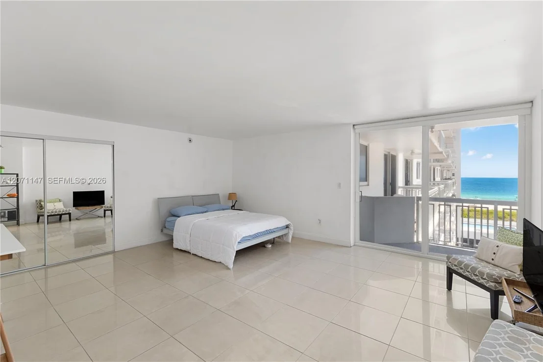 Photo of Unit 607 at 401 Ocean Dr