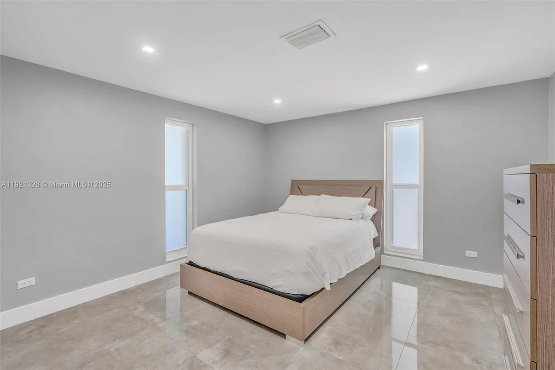 Photo of 222 2nd Rd