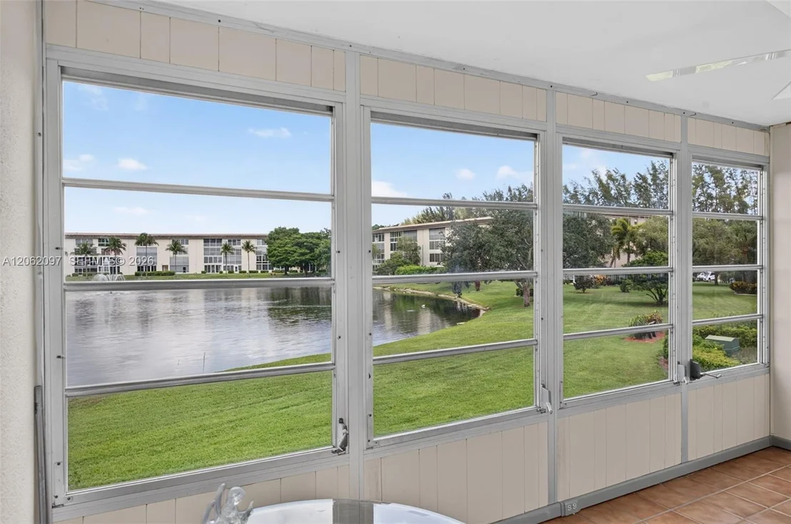 Photo of Unit D2 at 1903 Bermuda Cir