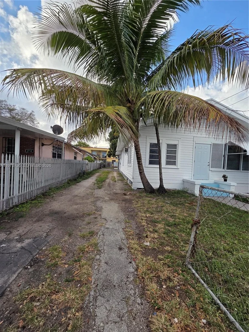 Photo of 2722 NW 23rd Ave