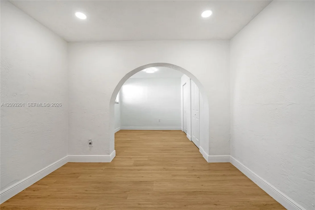 Photo of 1250 W 34th St