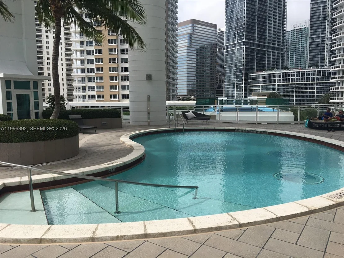Photo of Unit PH3403 at 900 Brickell Key Blvd