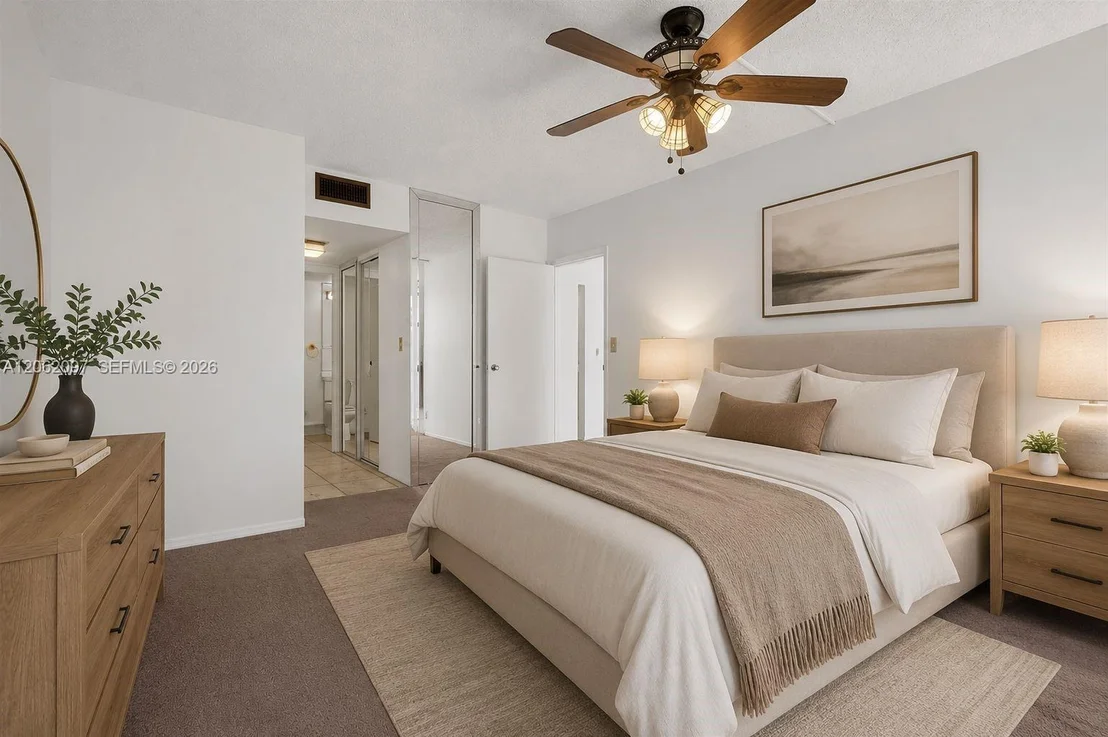 Photo of Unit D2 at 1903 Bermuda Cir