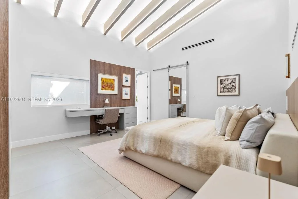 Photo of 4095 Battersea Rd